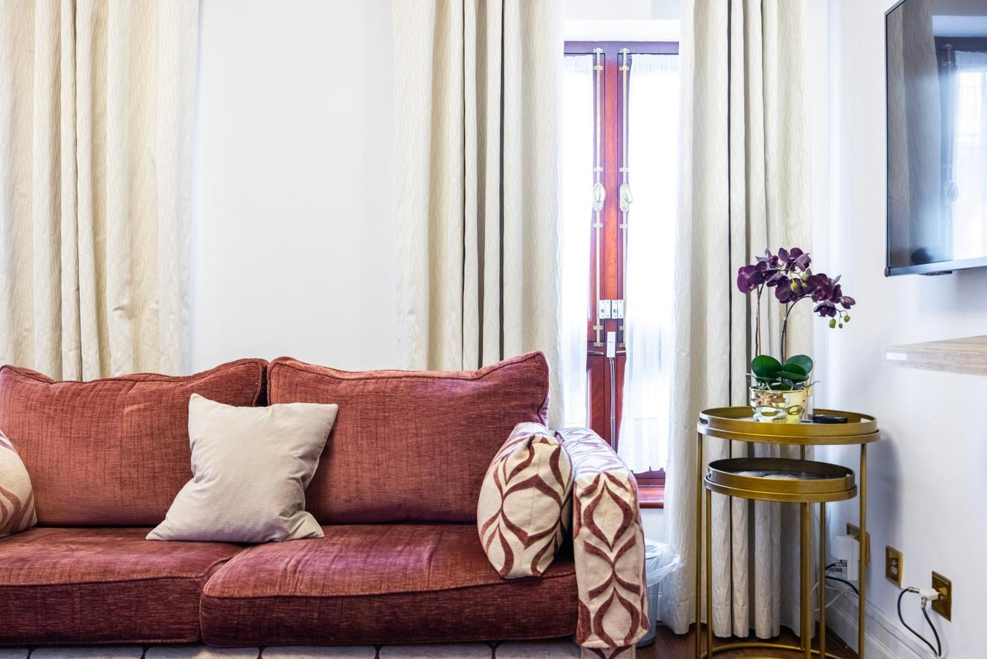 Carlton Court - Mayfair 5* London