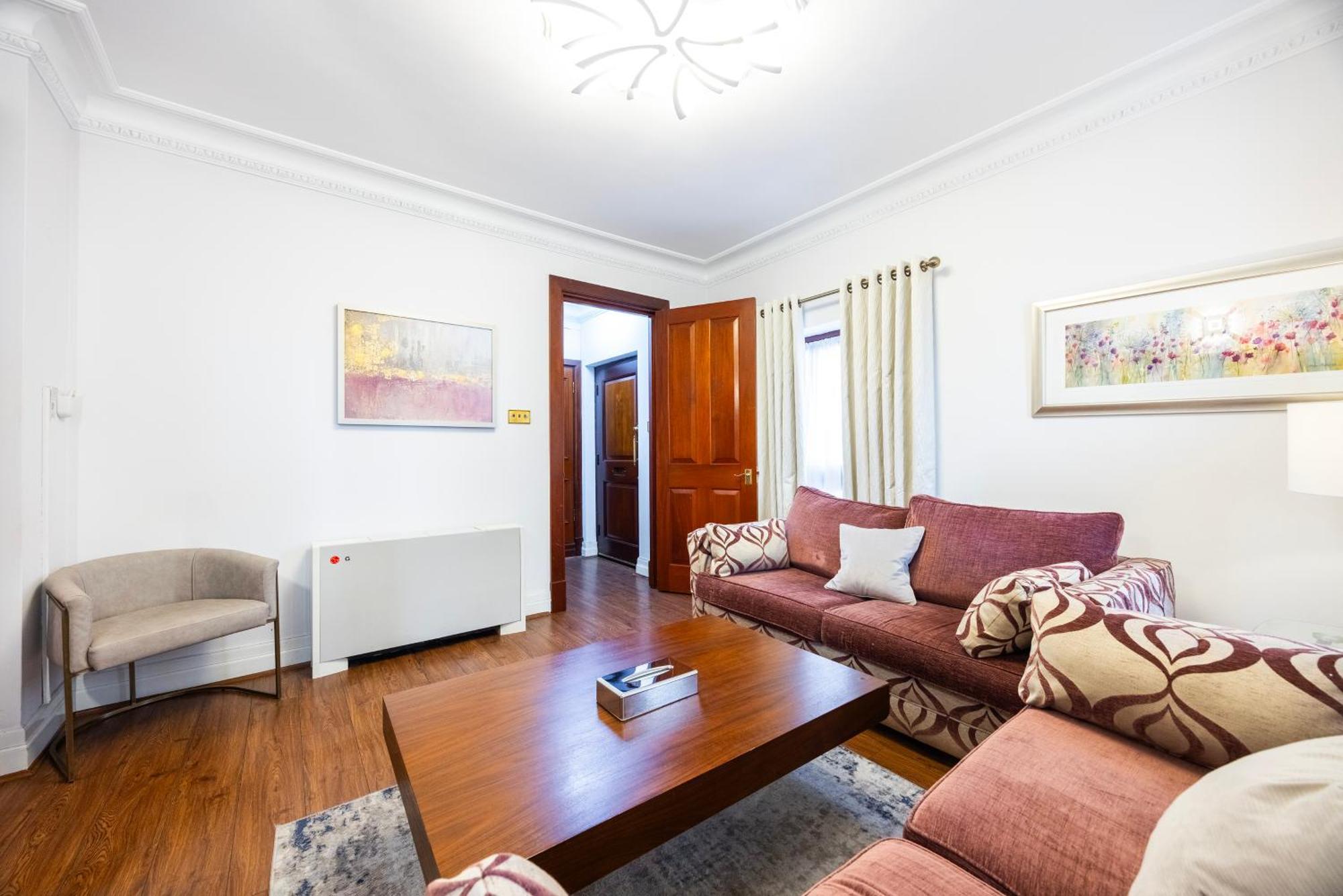 Carlton Court - Mayfair Aparthotel 5*
