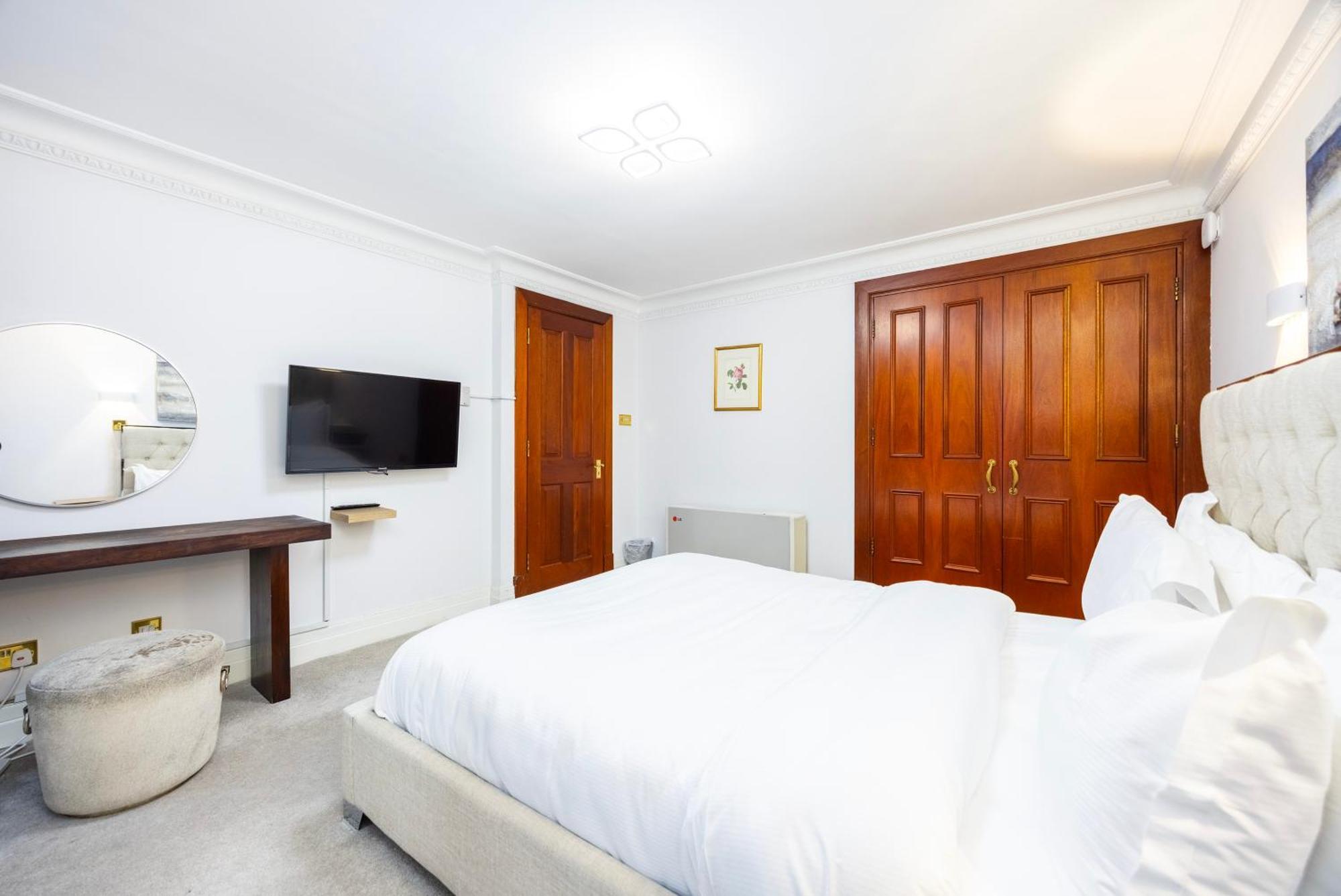 Carlton Court - Mayfair London