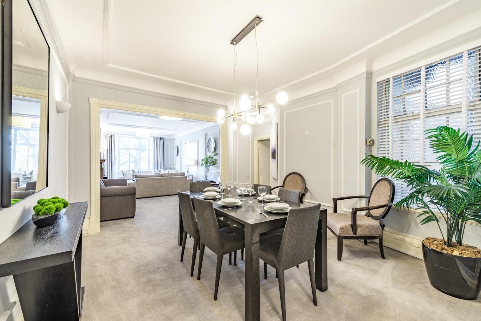Strathmore Court Apartment *