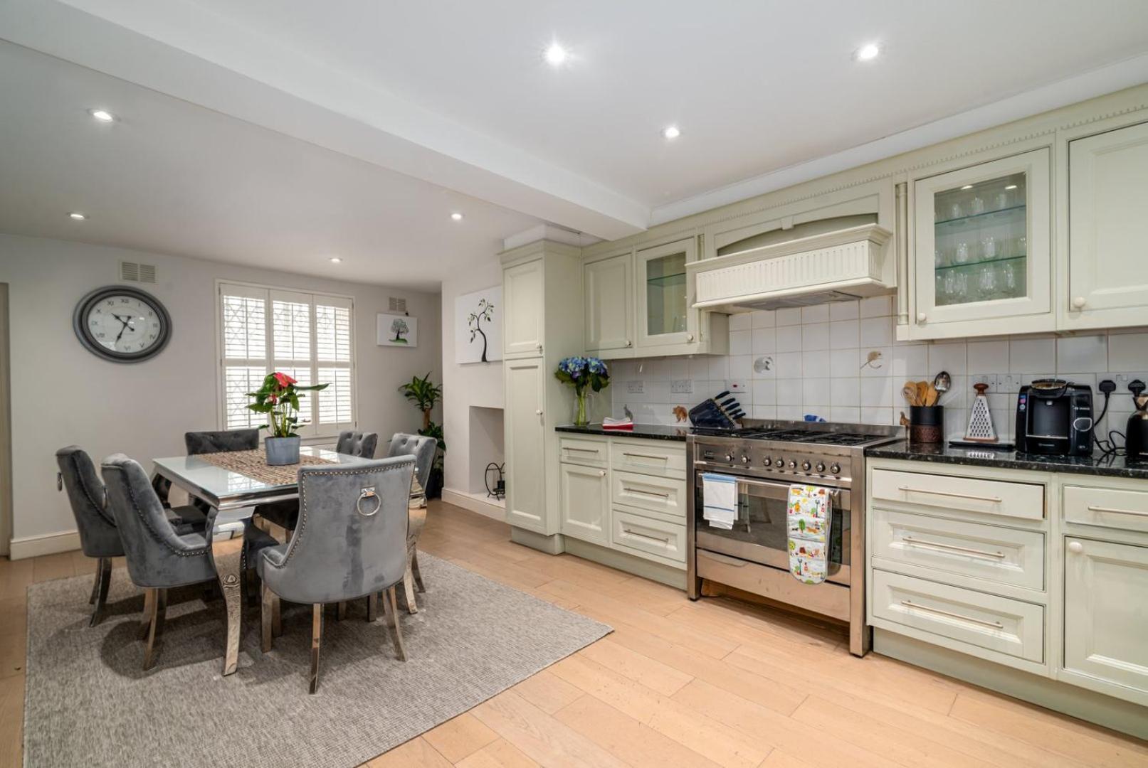 Guestready - Family With Garden For 6 London