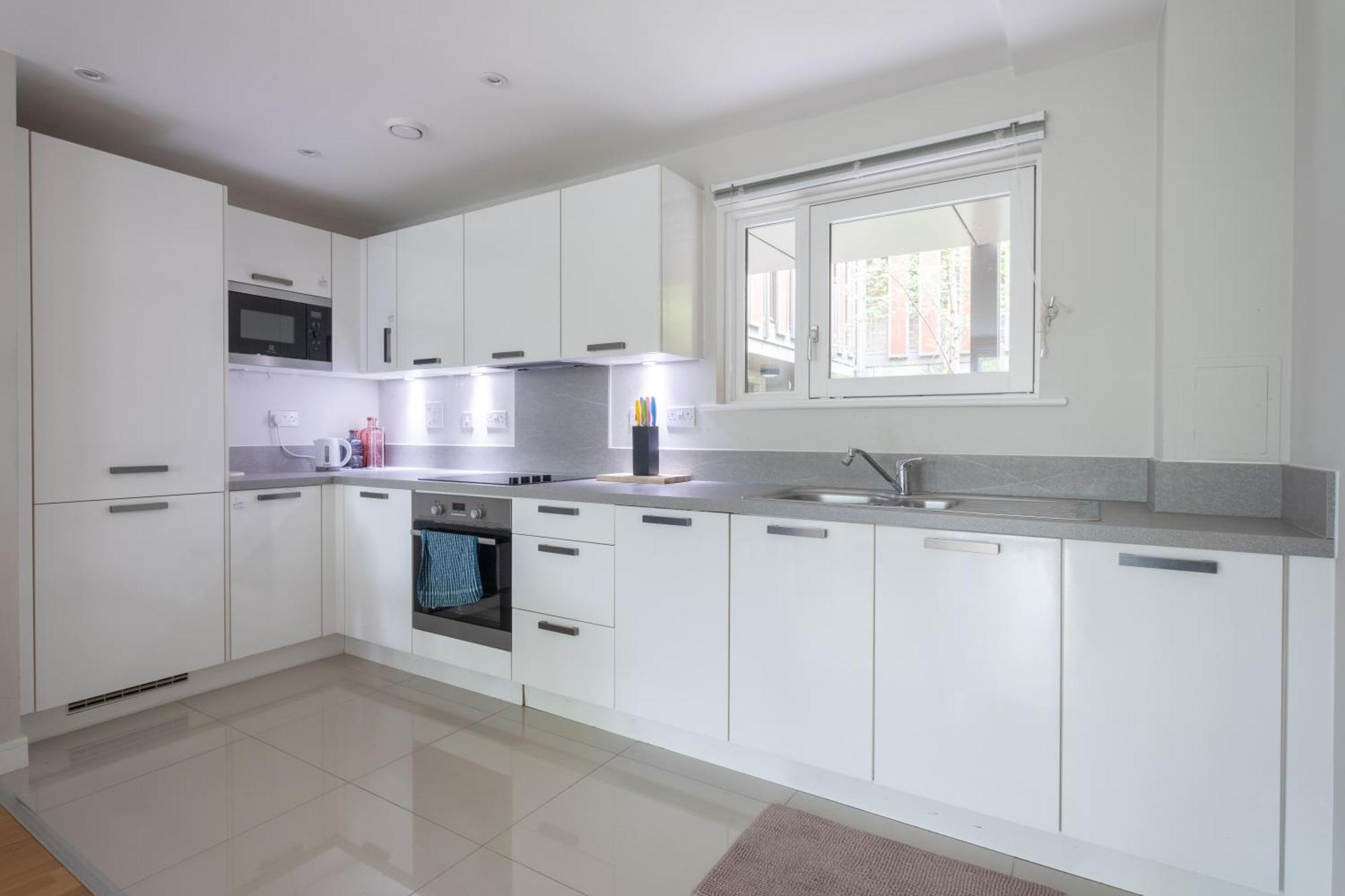 Brand New Flat With Car Park London