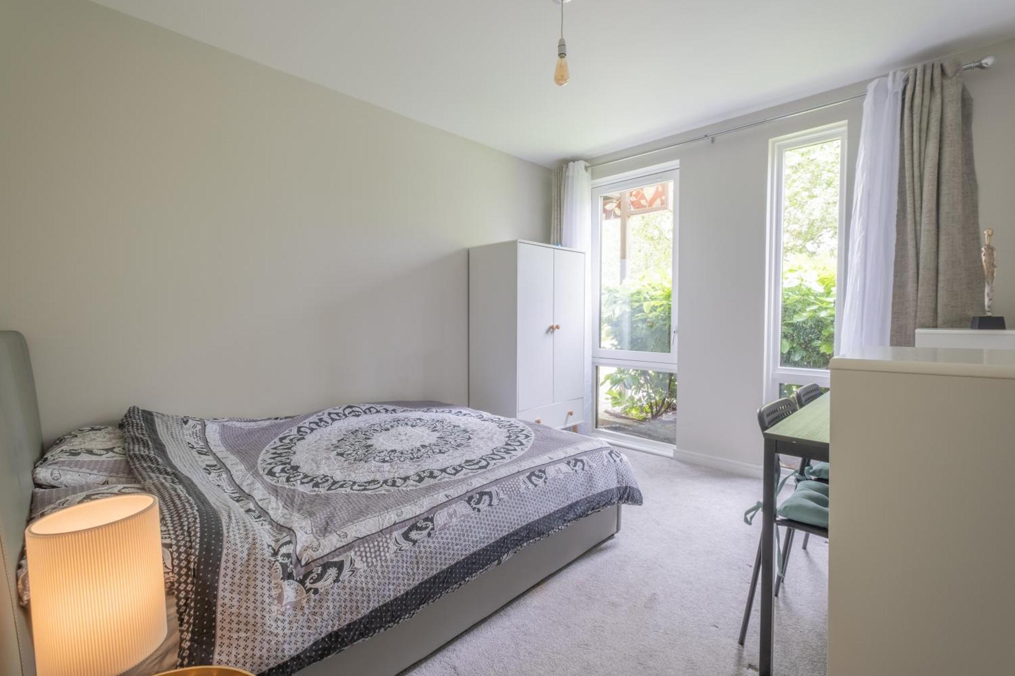 Brand New Flat With Car Park * London