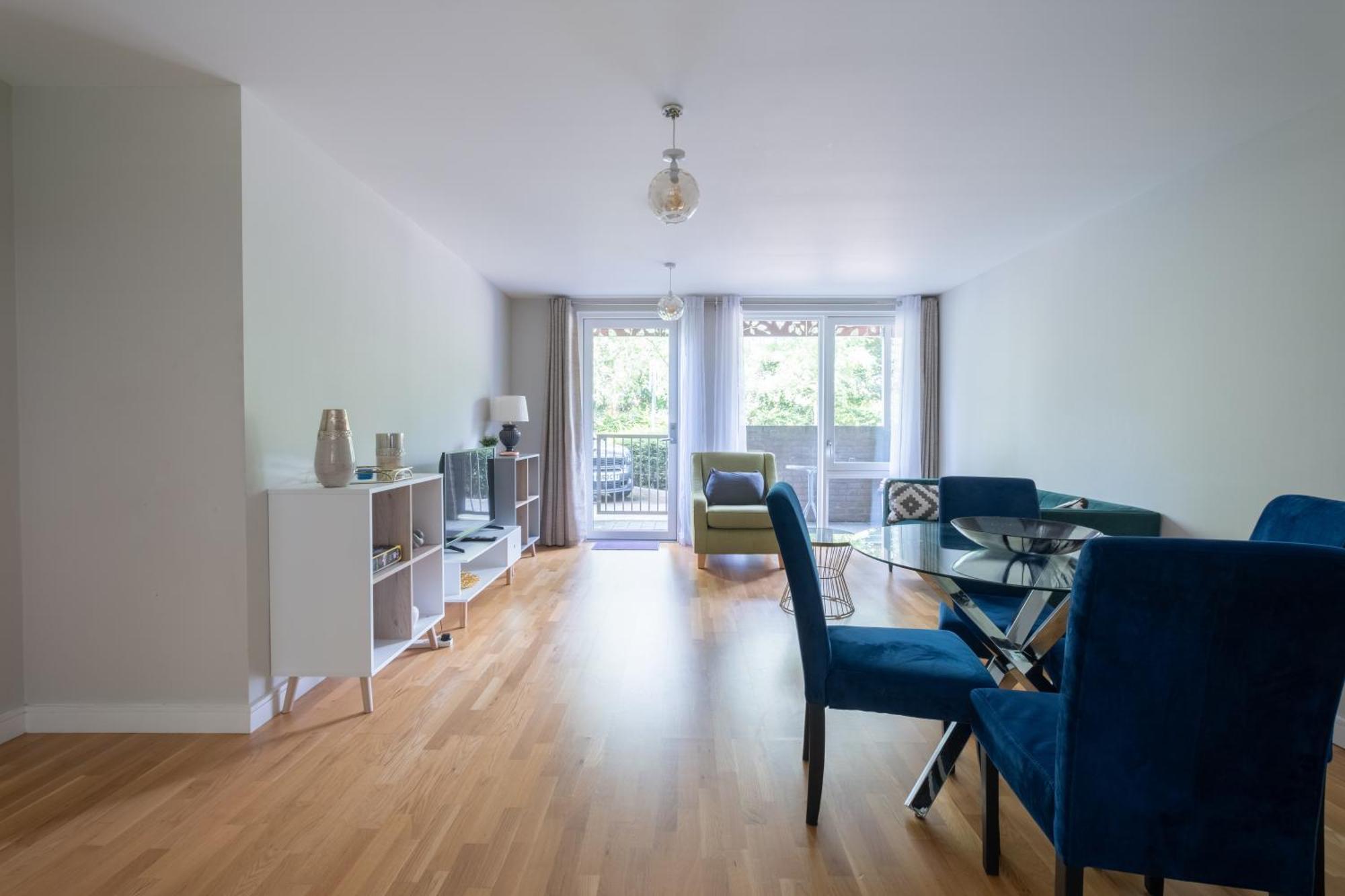 Brand New Flat With Car Park *