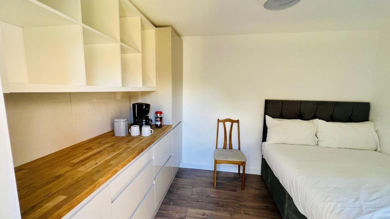 Wood Budget - Next To Mall & Metro Station - 10 Min To Center Casa vacanze *