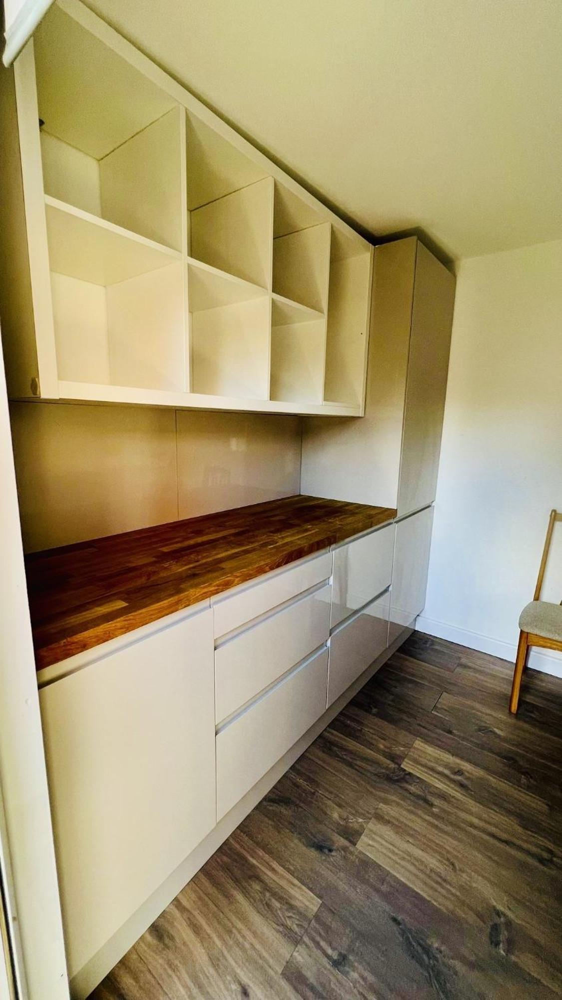 Casa vacanze Wood Budget - Next To Mall & Metro Station - 10 Min To Center *