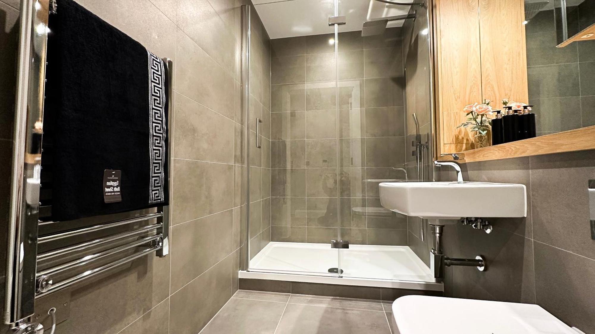 Duplex 3bed 3bath Modern Fast Wifi - Luxurylondonstays Apartment London