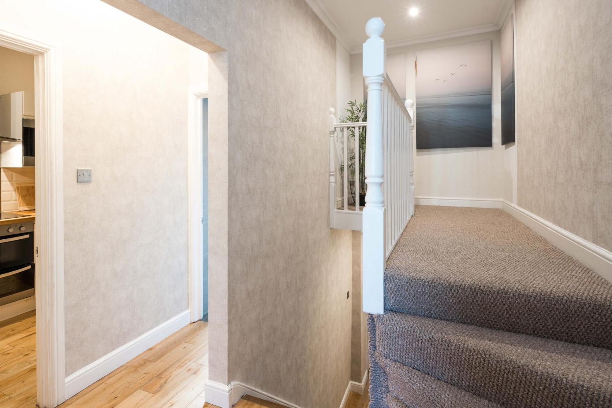 Wg2 New Kensington-olympia-central -westfields * London