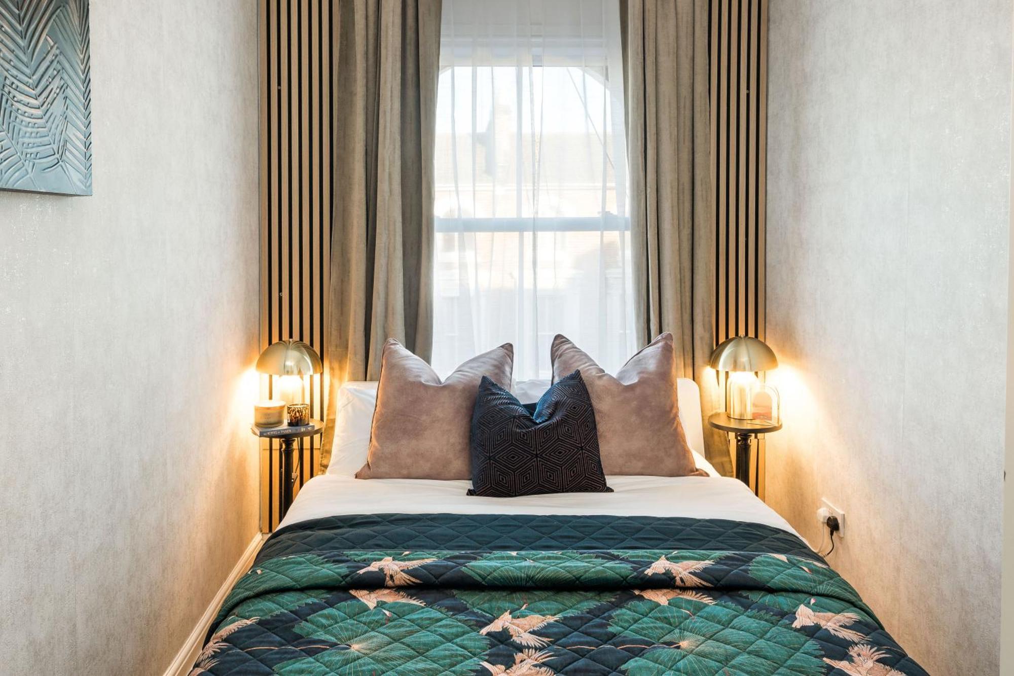 Wg2 New Kensington-olympia-central -westfields * London