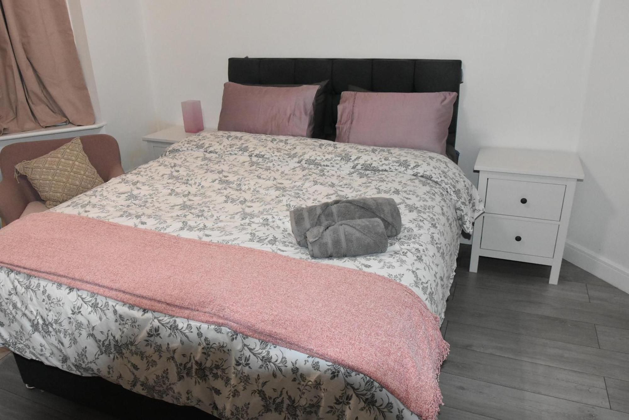 Charming Wembley Near Wembley Stadium Holiday home *