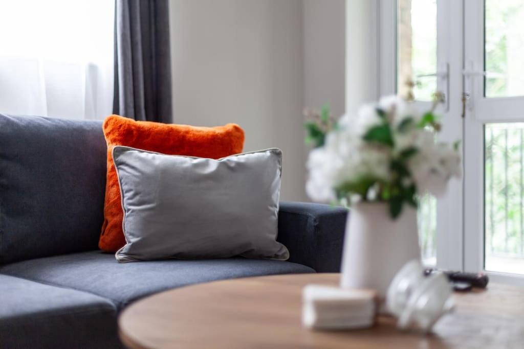 Lejlighed Elegant Retreat 1-bed Near