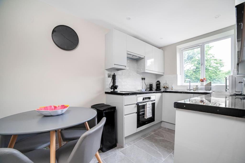 Lejlighed Elegant Retreat 1-bed Near London