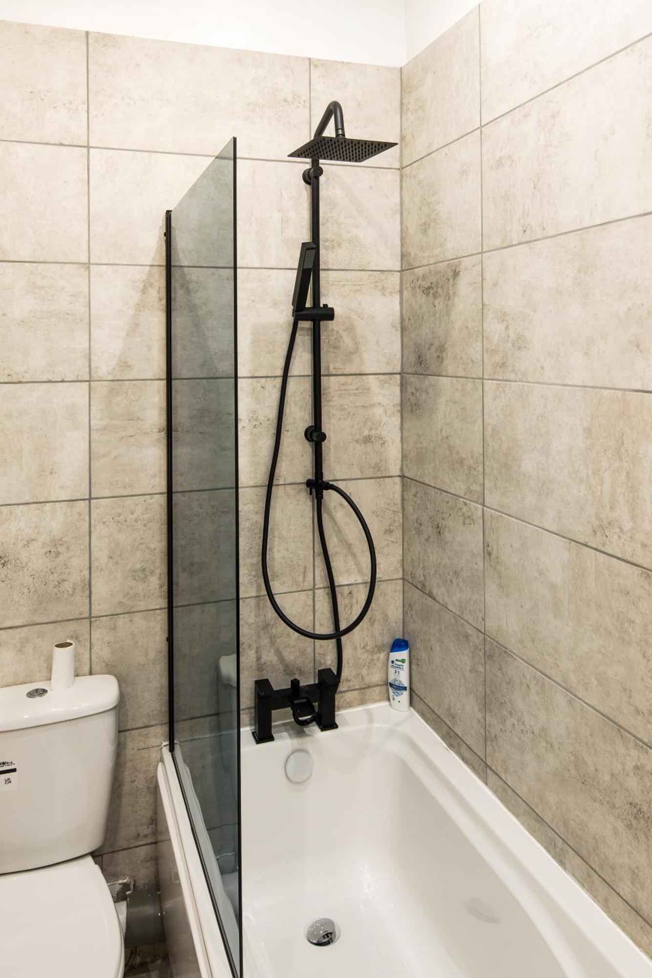 Apartment Bd Kensingtonolympia-newly Renovated 3bed London