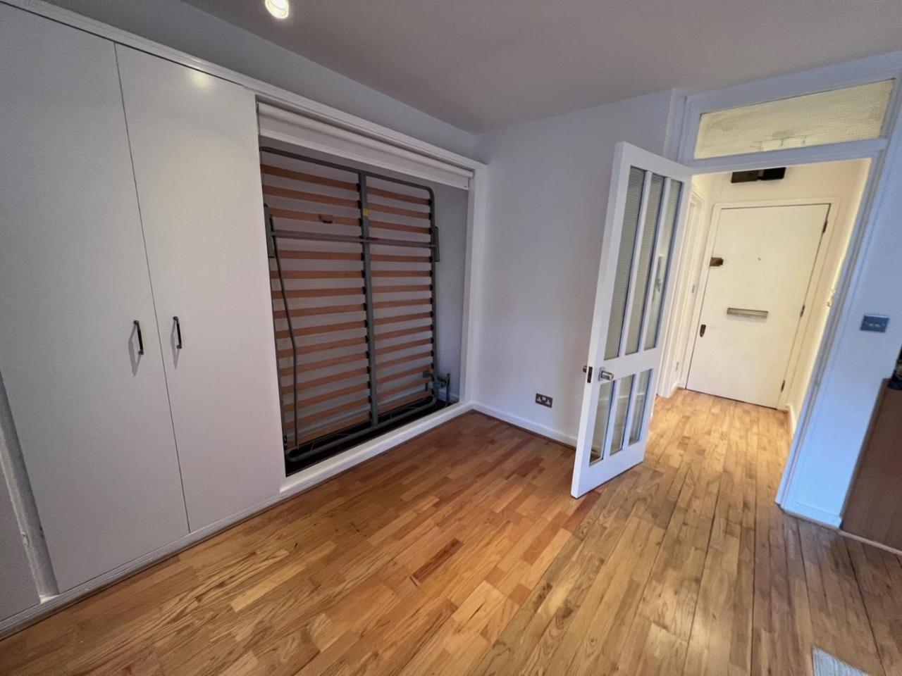 Lägenhet Refurbished Kensington With Balcony Near Tube London