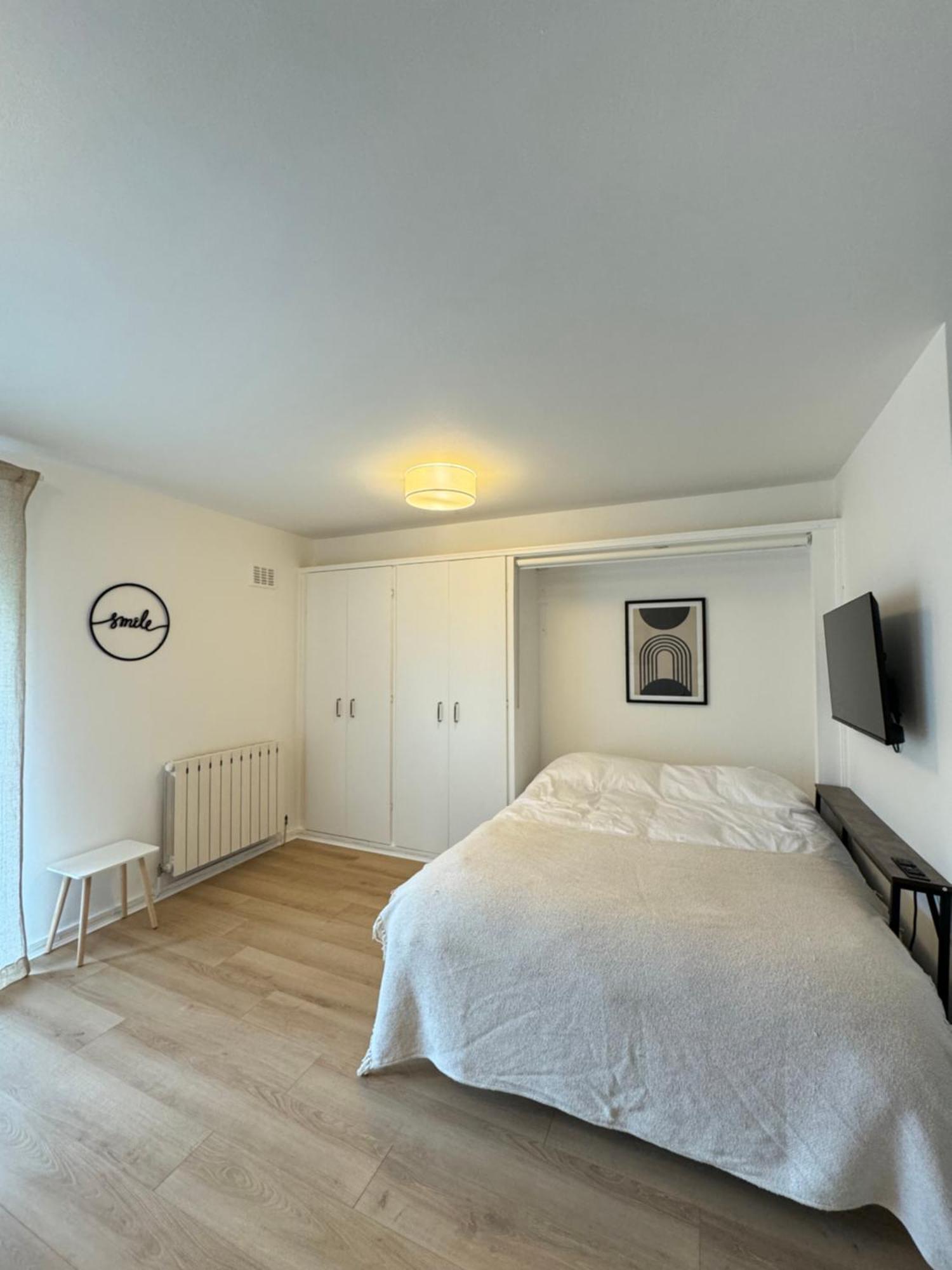 Lägenhet Refurbished Kensington With Balcony Near Tube *