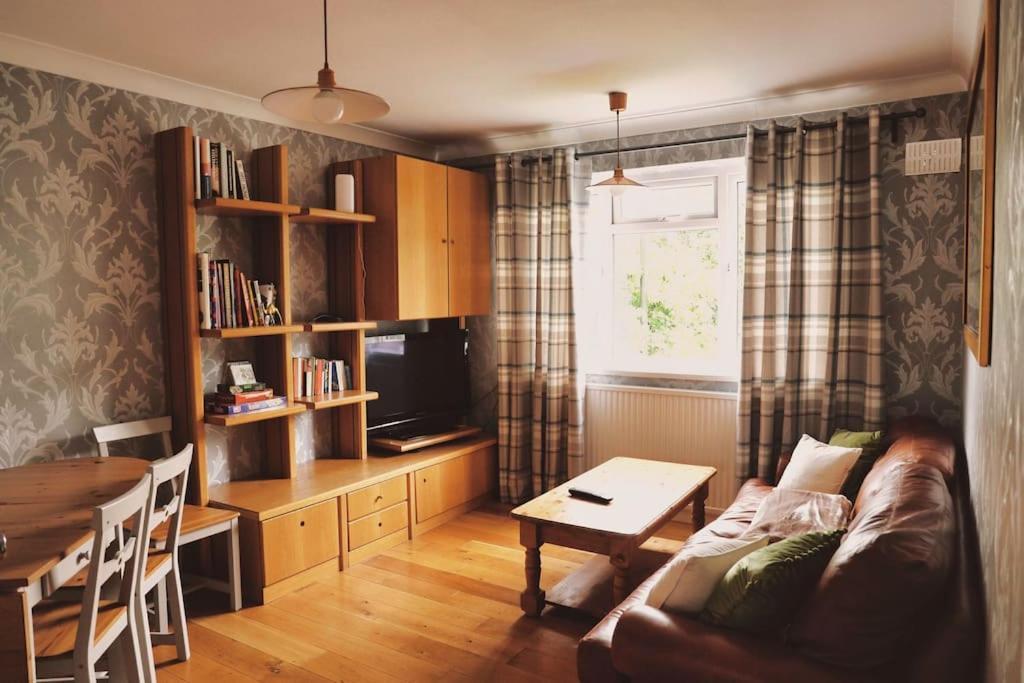 Cosy Wimbledon With 2 Bedrooms Appartamento *
