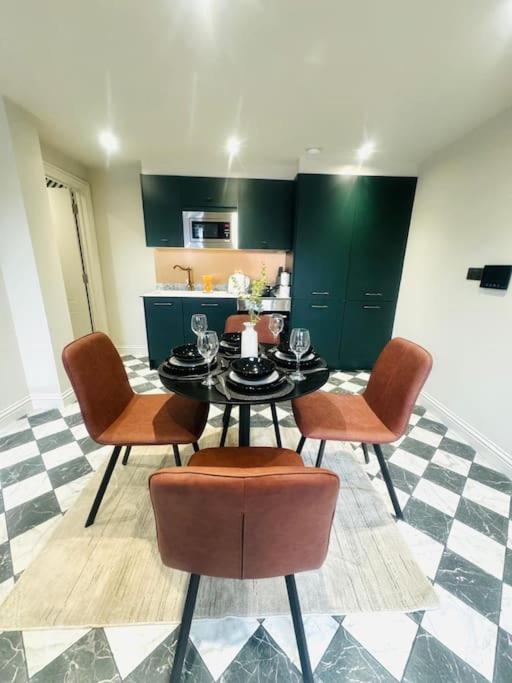 99 Apartment, Trendy Location D Leilighet *