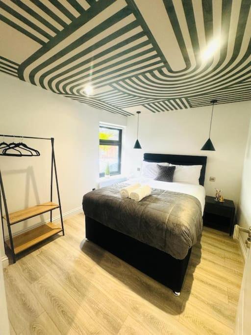 99 Apartment, Trendy Location D London