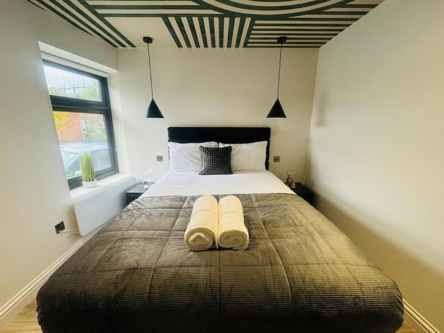 99 Apartment, Trendy Location D *