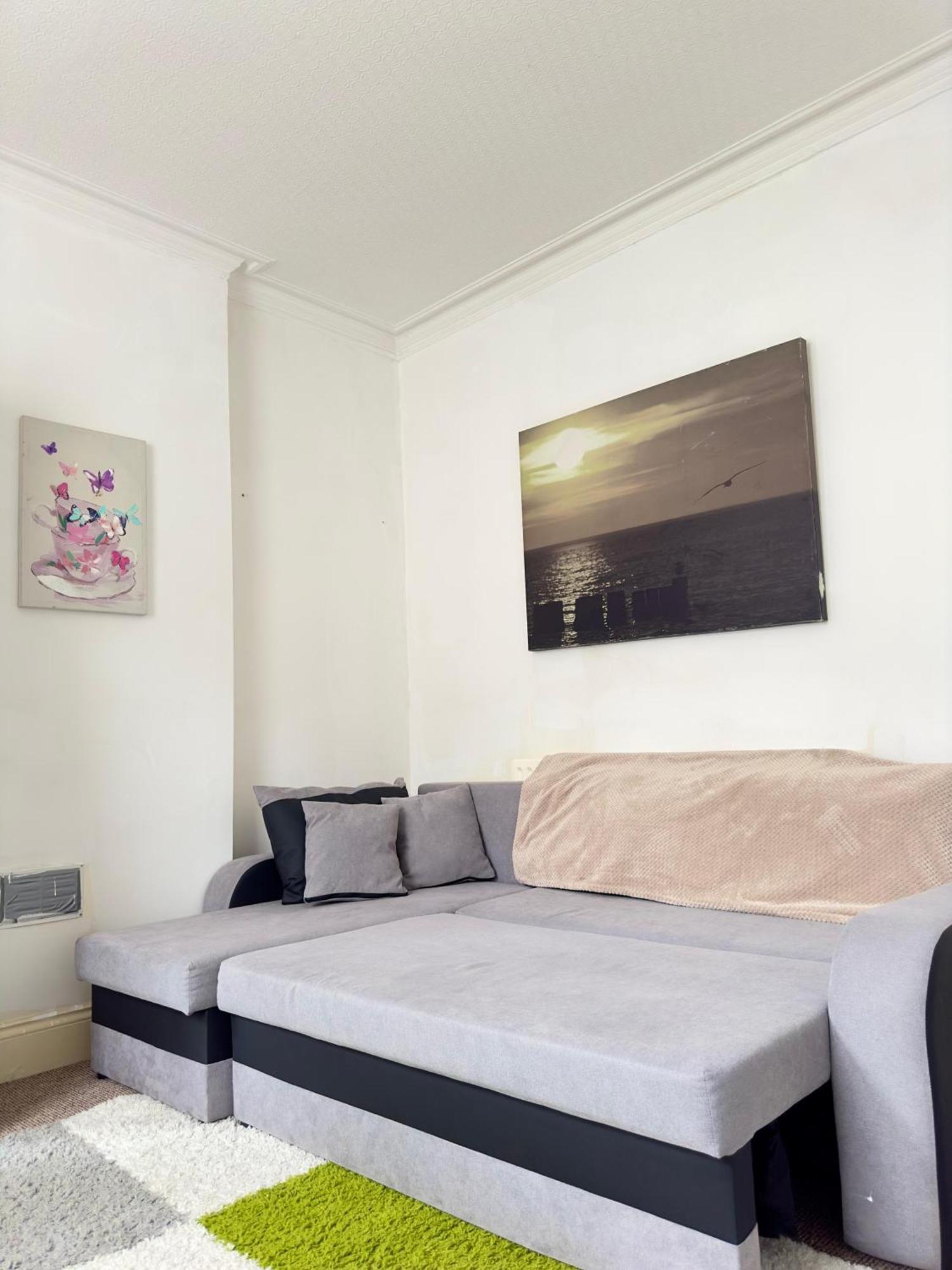 Budget 2 Bedroom Close To Hyde Park Lägenhet *