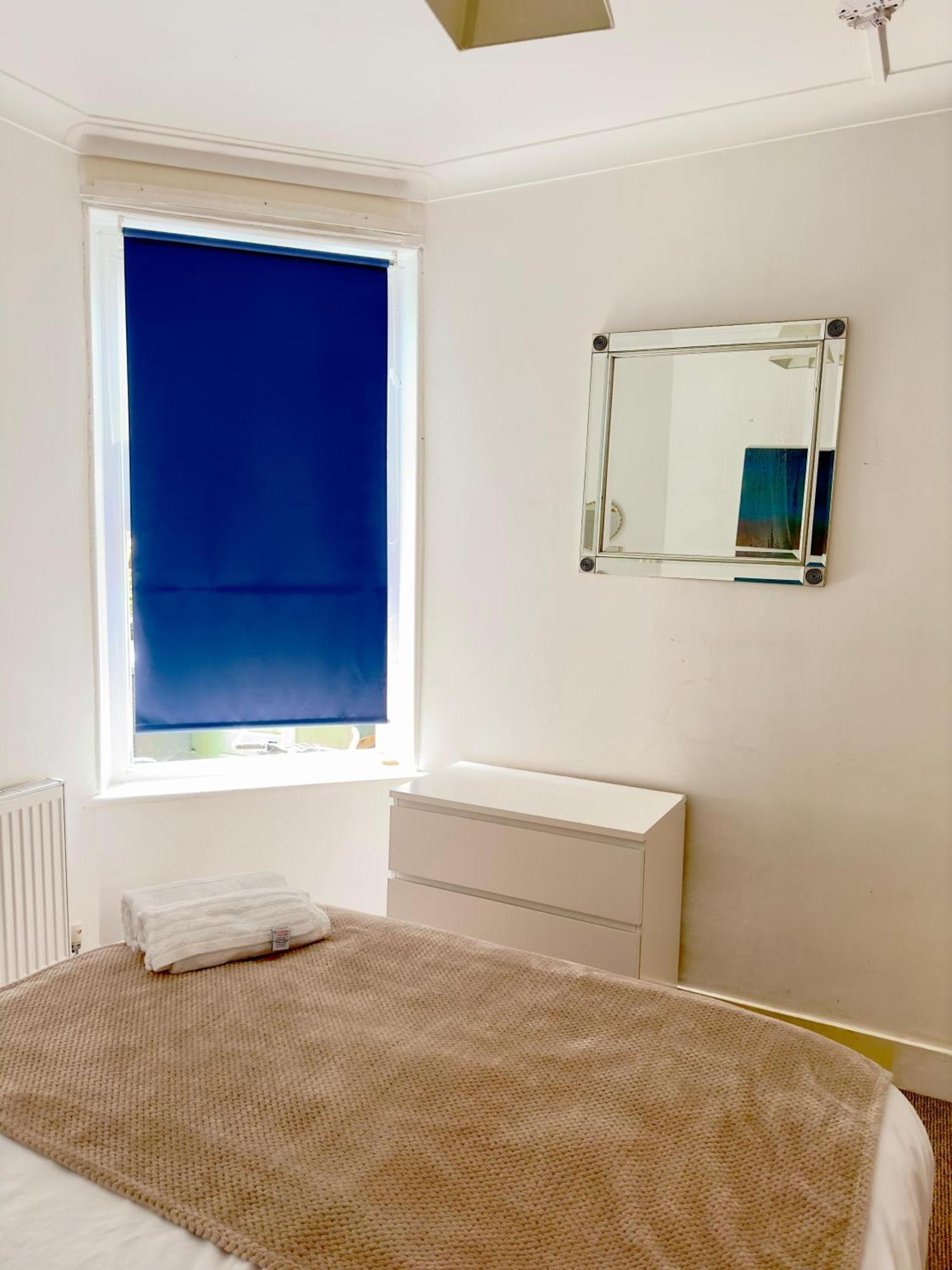 Lägenhet Budget 2 Bedroom Close To Hyde Park