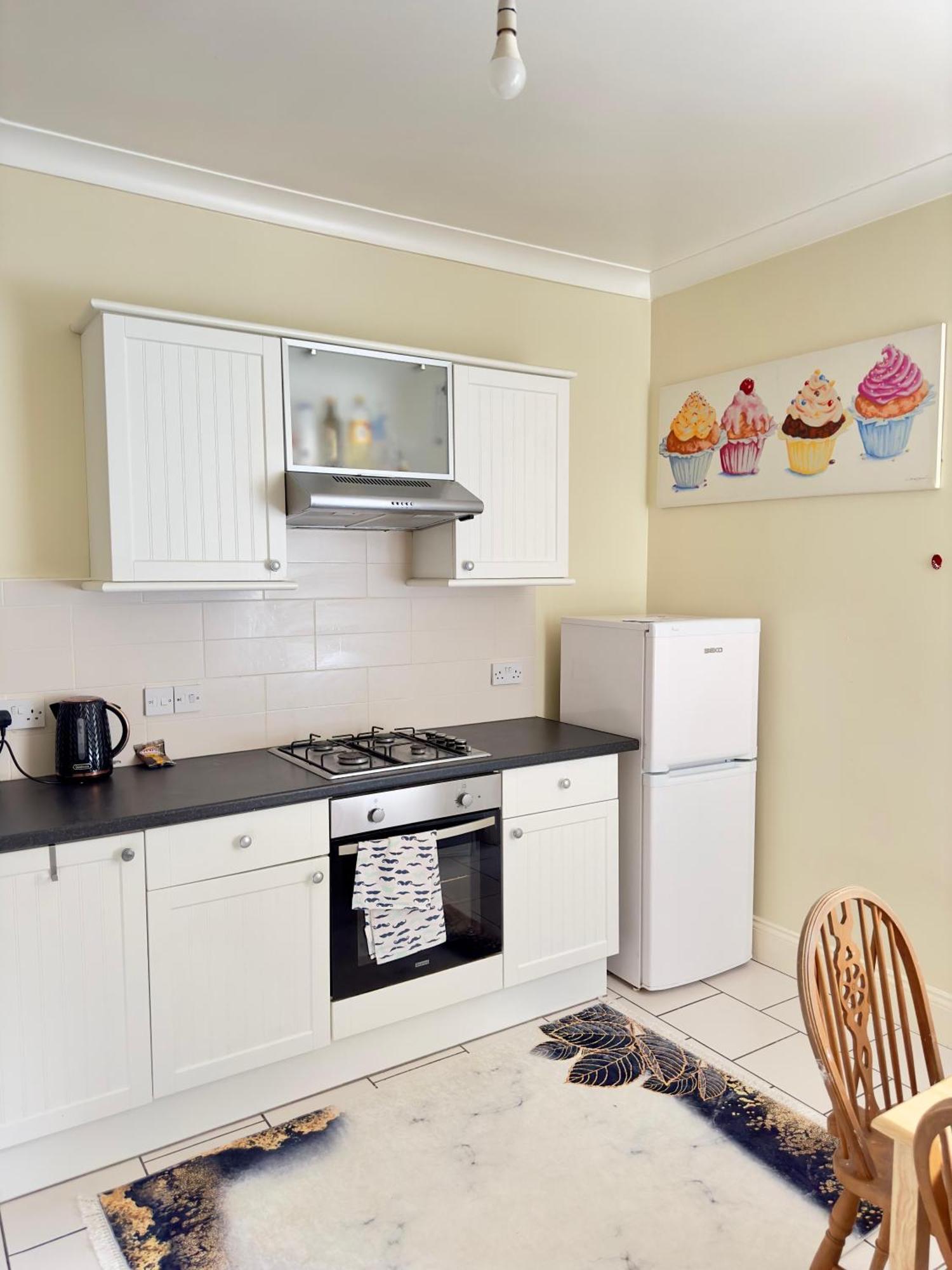 Budget 2 Bedroom Close To Hyde Park * London