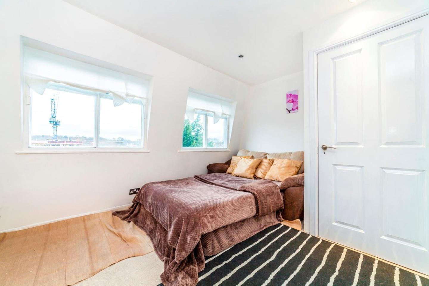 Kensington Apartment