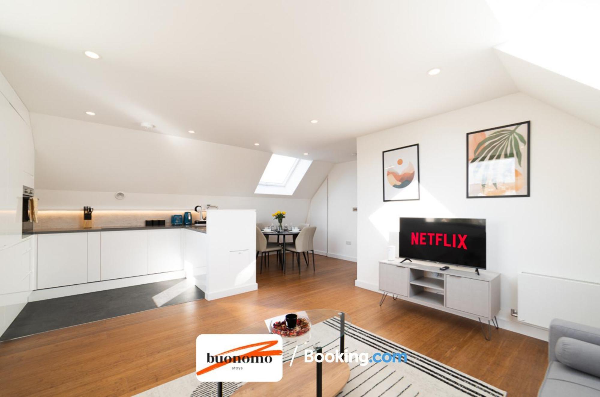 Two Bedroom At Buonomo Short Lets & Serviced *