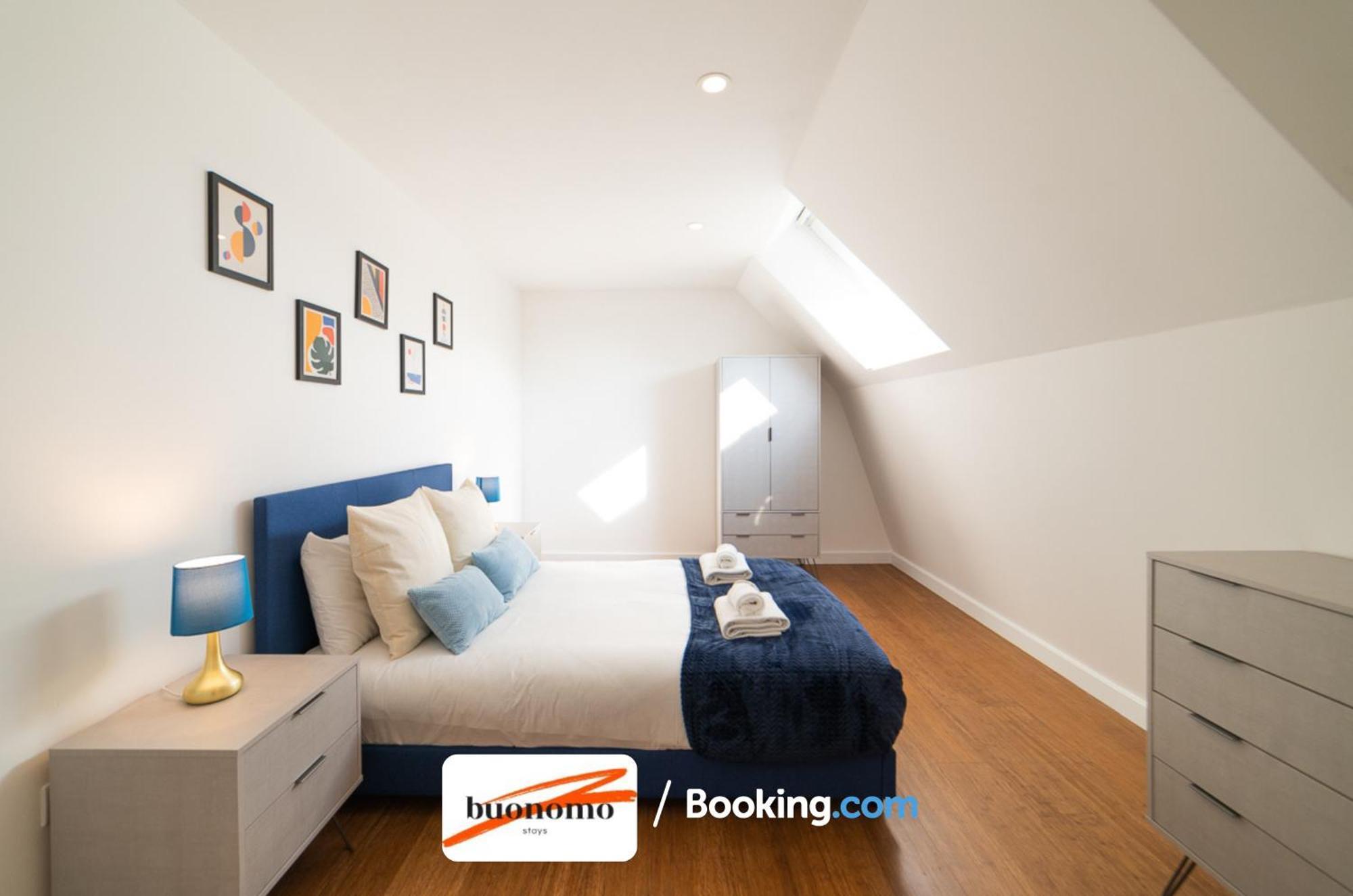 Two Bedroom At Buonomo Short Lets & Serviced Lägenhet *