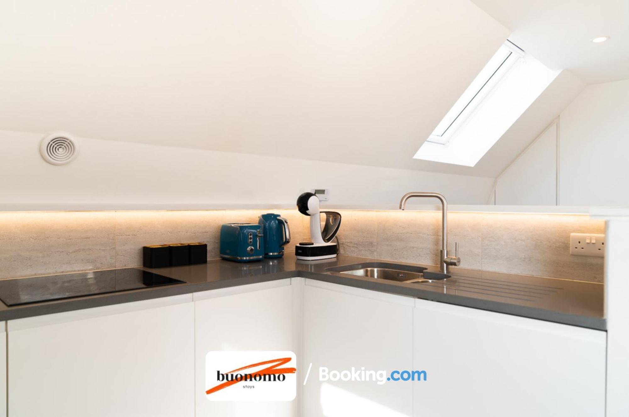 Two Bedroom At Buonomo Short Lets & Serviced Lägenhet London