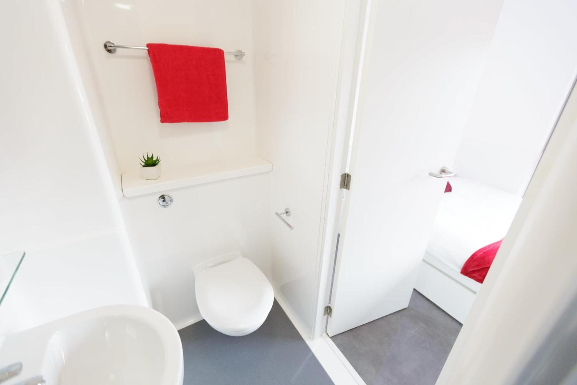 Apartment Cosy And Ensuite Bedrooms At New Cross In *