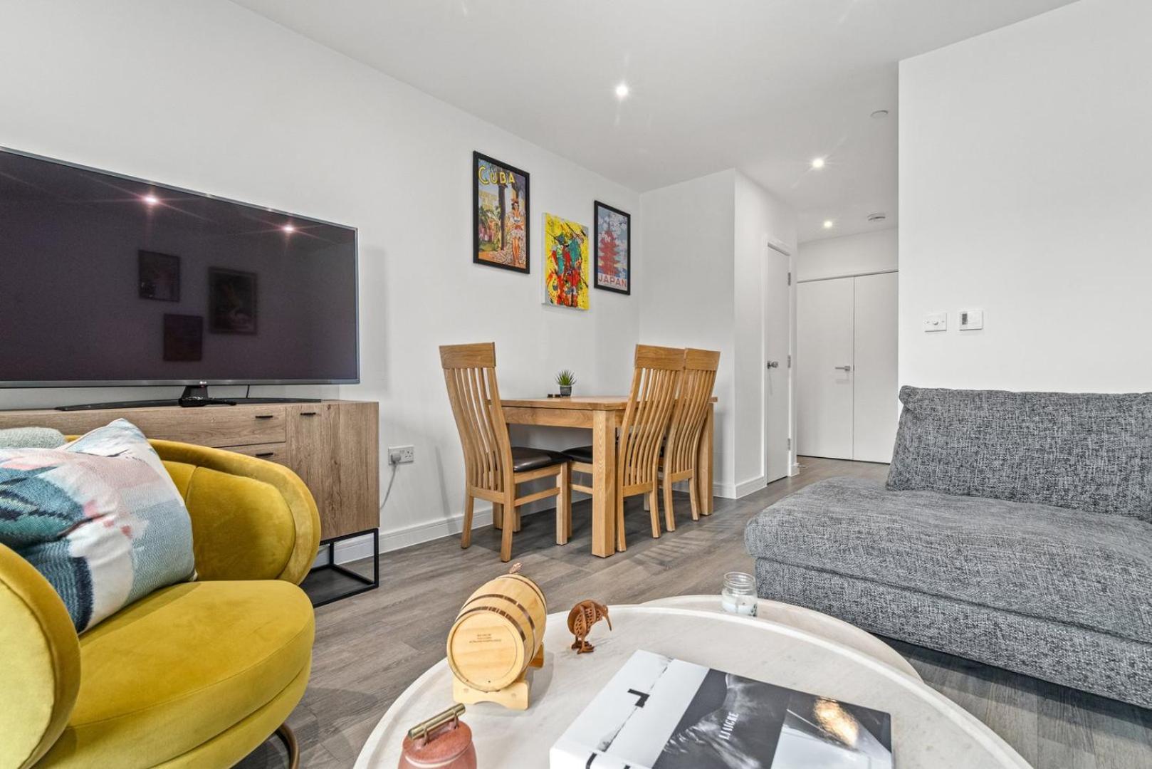 Apartment Guestready - A Modern Gem In Acton