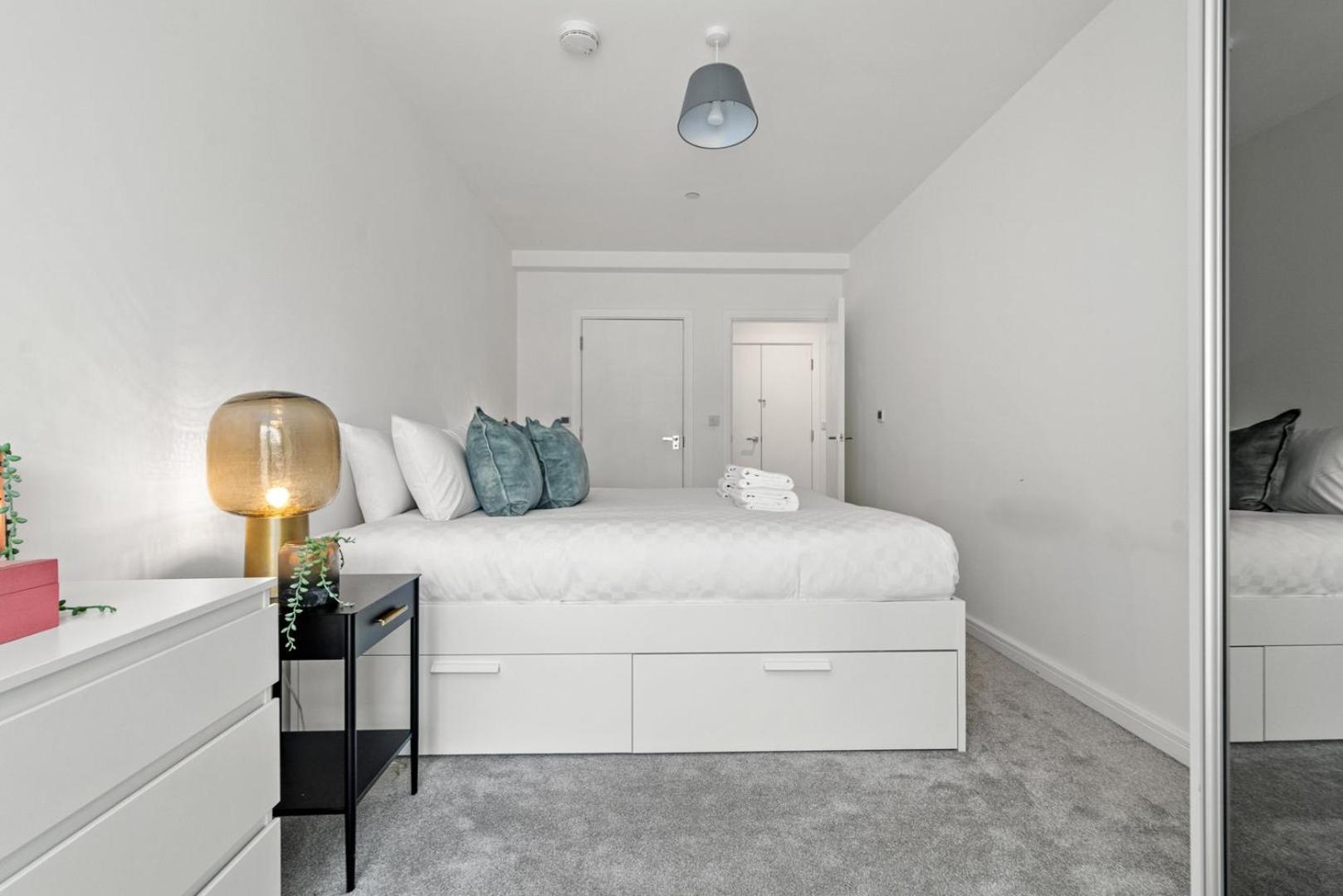 Guestready - A Modern Gem In Acton Apartment