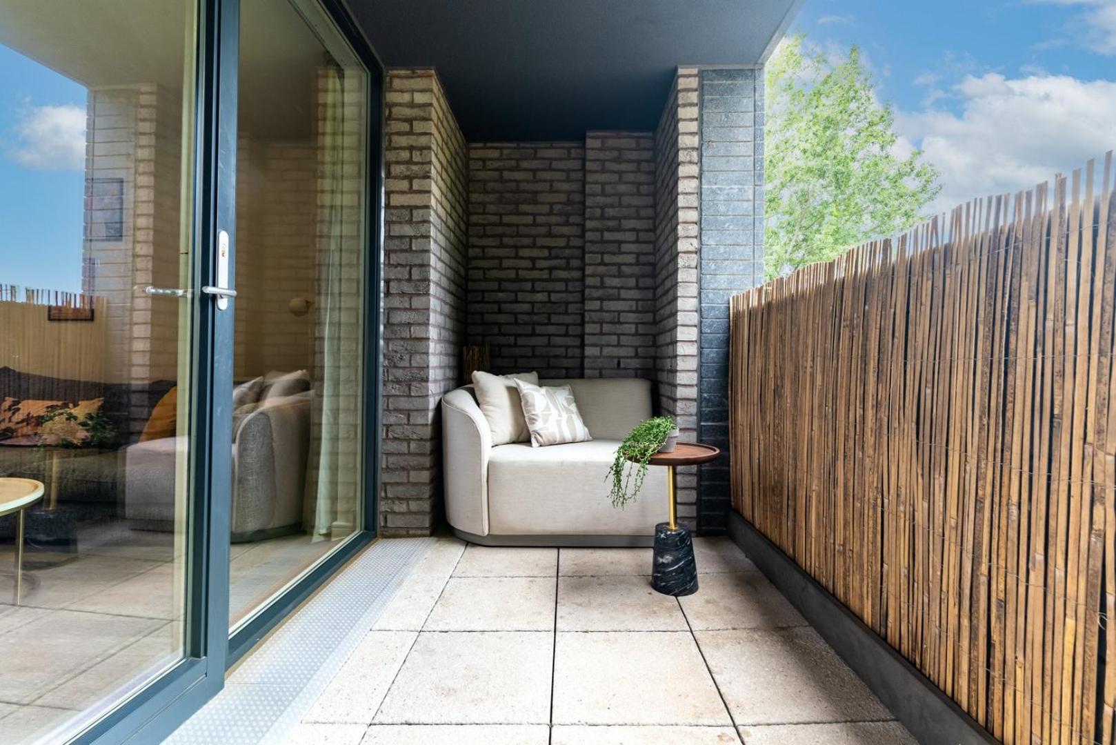 Apartment Guestready - A Modern Gem In Acton
