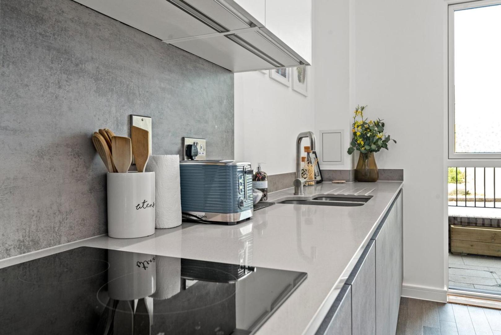 Guestready - A Modern Gem In Acton Apartment *