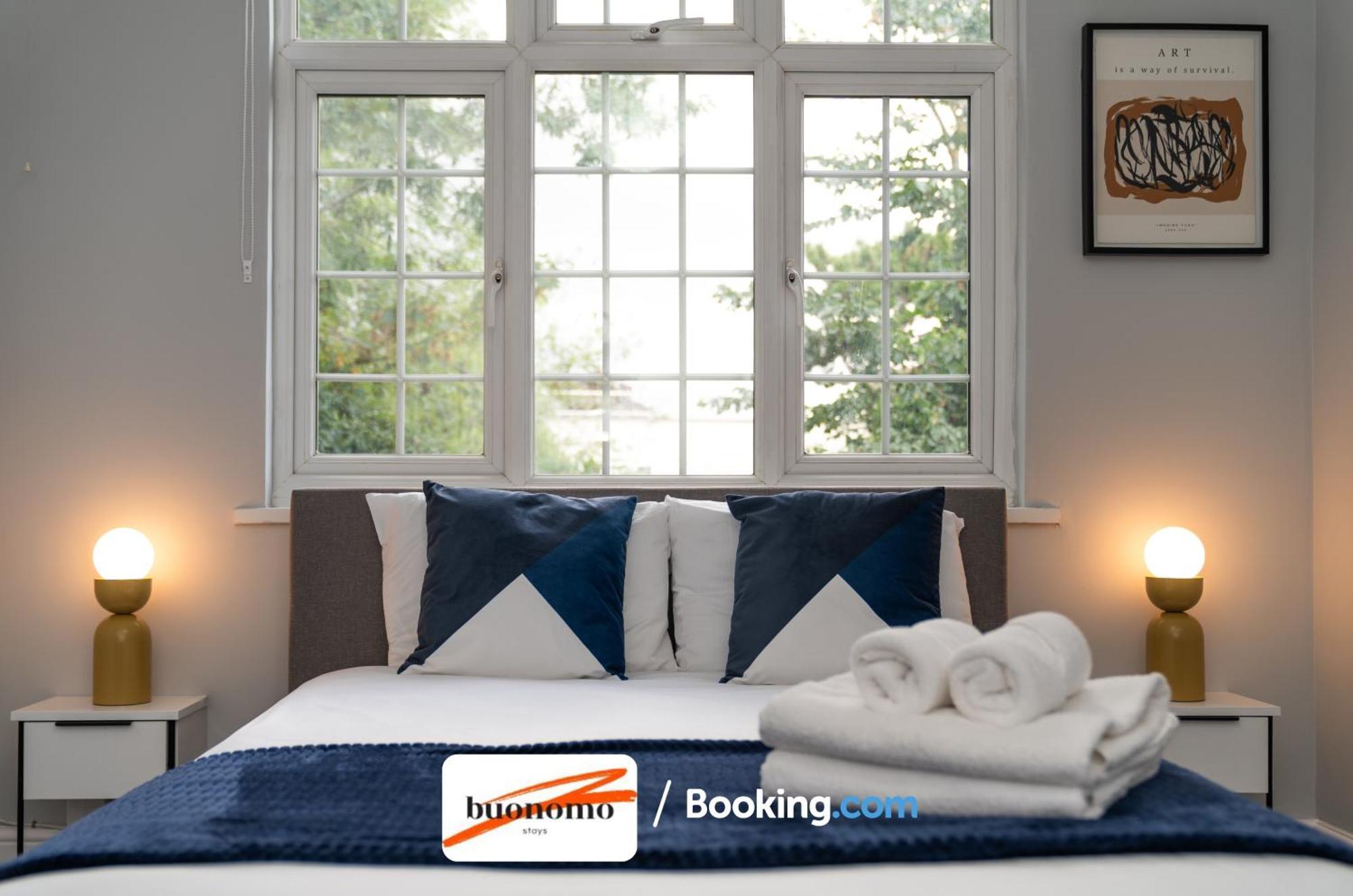 Appartement Two Bedroom By Buonomo Short Lets & Serviced With Balcony Londres