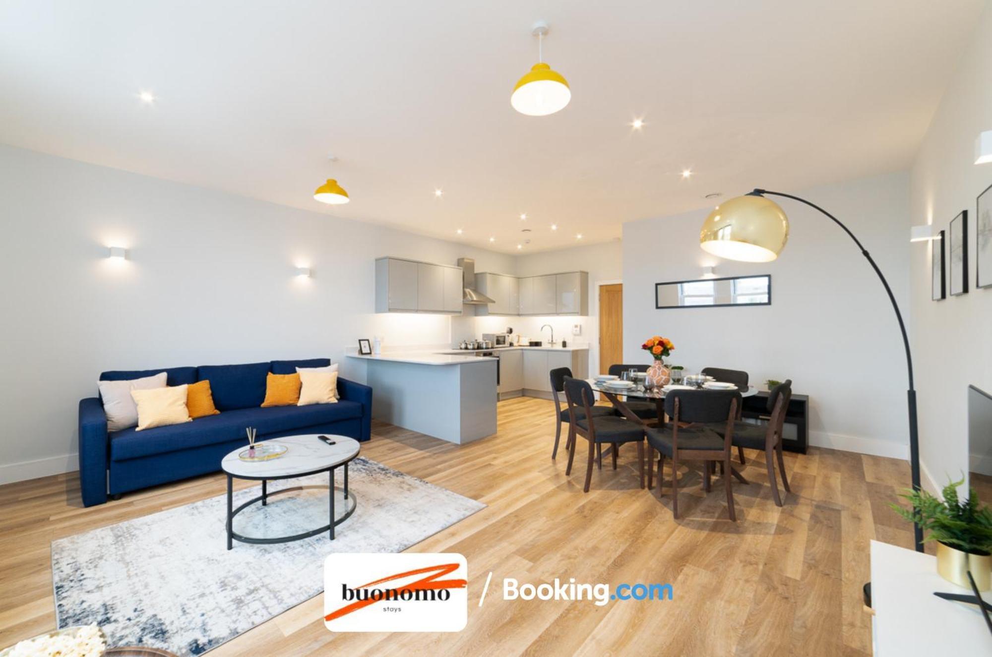 Two Bedroom At Buonomo Short Lets & Serviced Close To Wimbledon Tennis Courts Apartment *