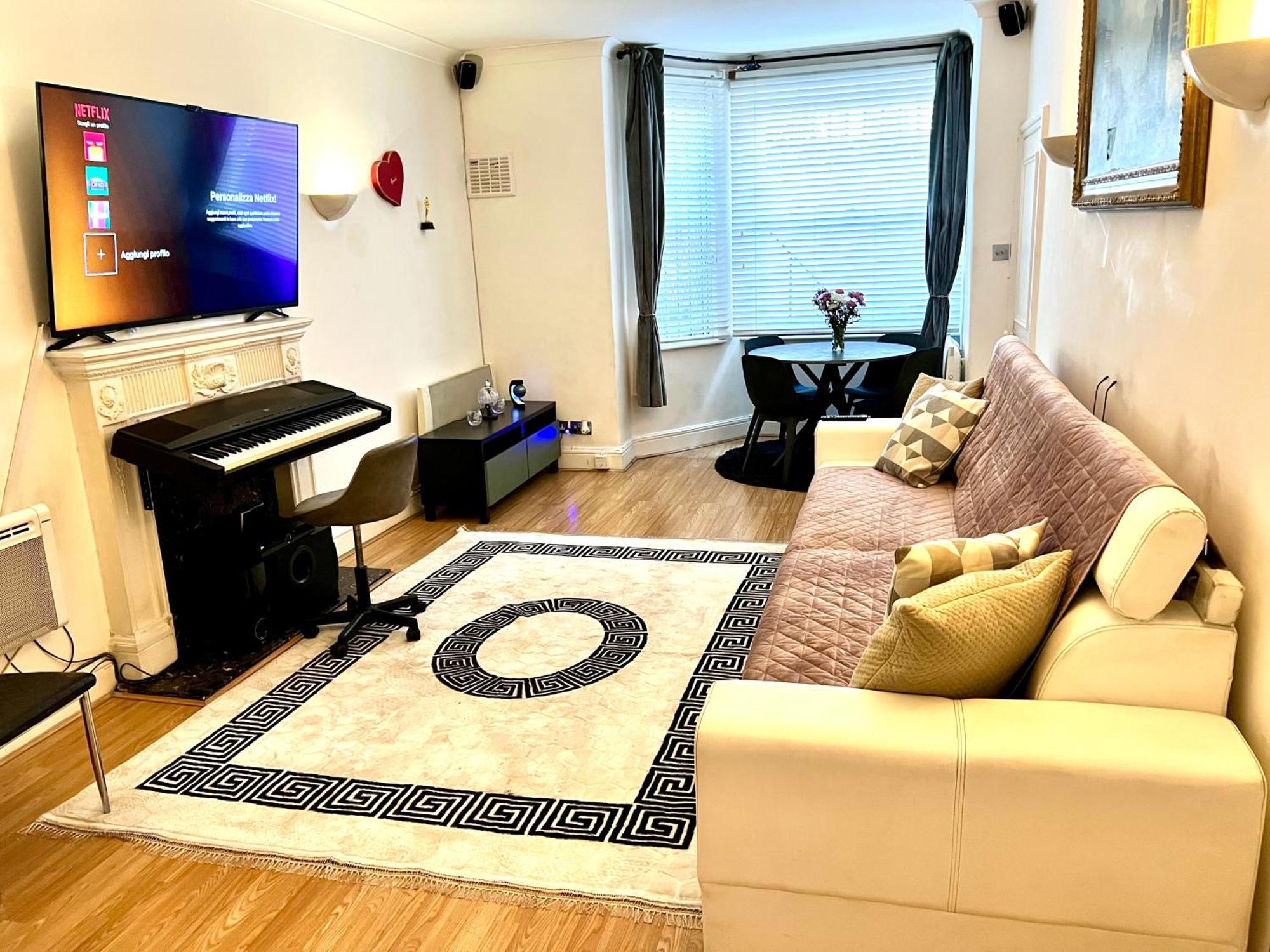 Lejlighed Knightsbridge One Bedroom Flat *