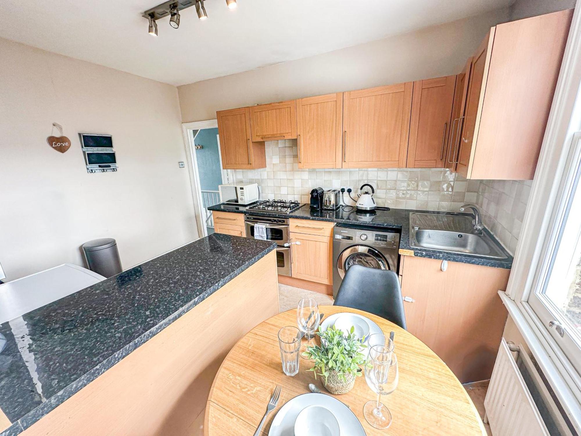 Stylish 1-bed Flat In Willesden With Private Patio Leilighet