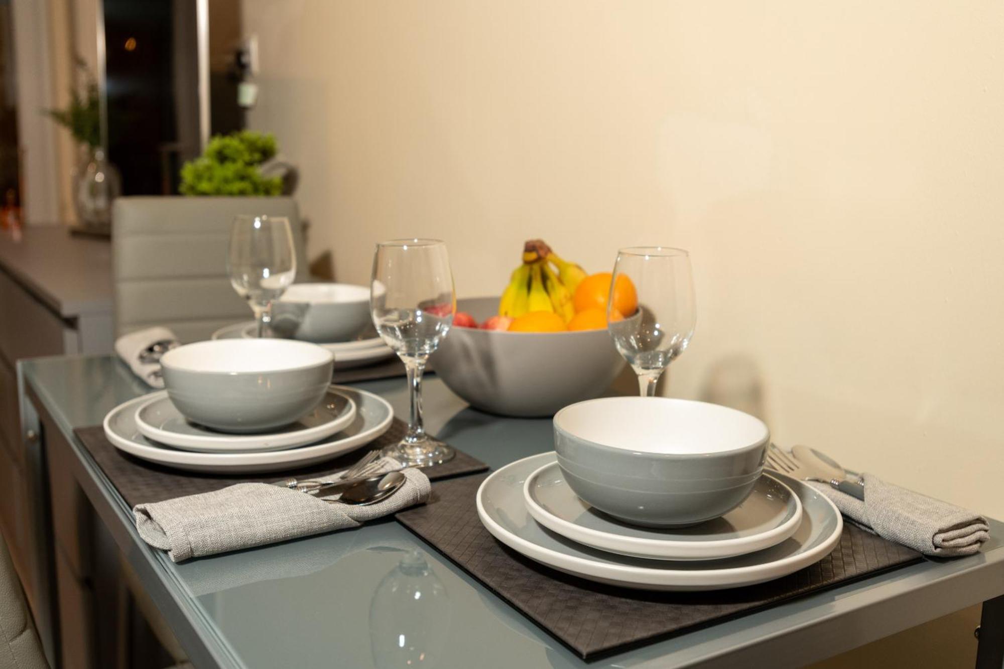 Cosy 1 Bedroom Basement With Private Patio Area Appartamento