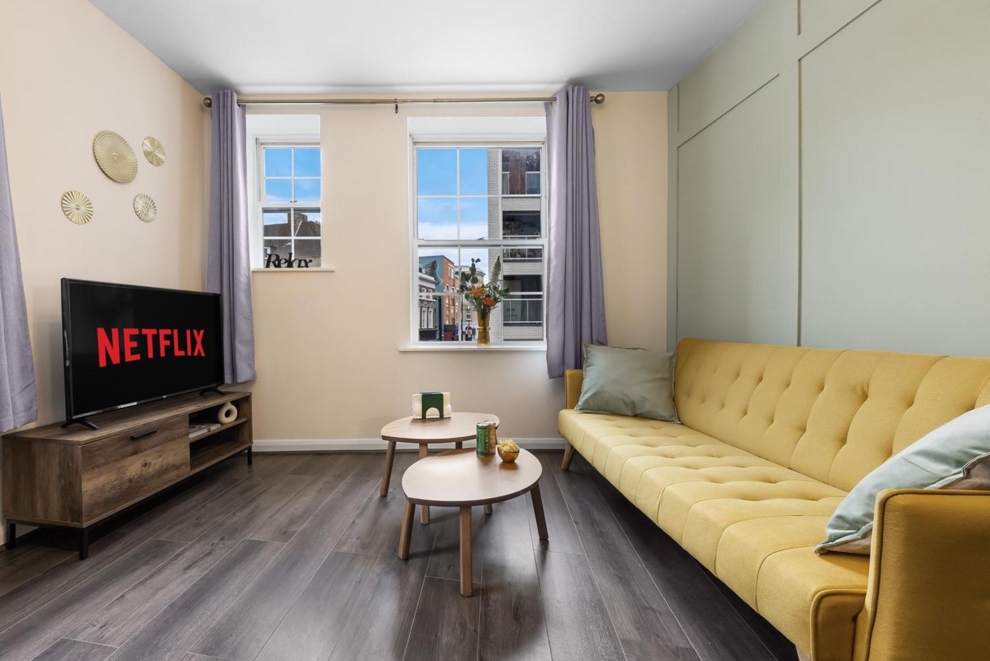 Chic 2 Bedroom Near Liverpool Street By Gold Apartment London