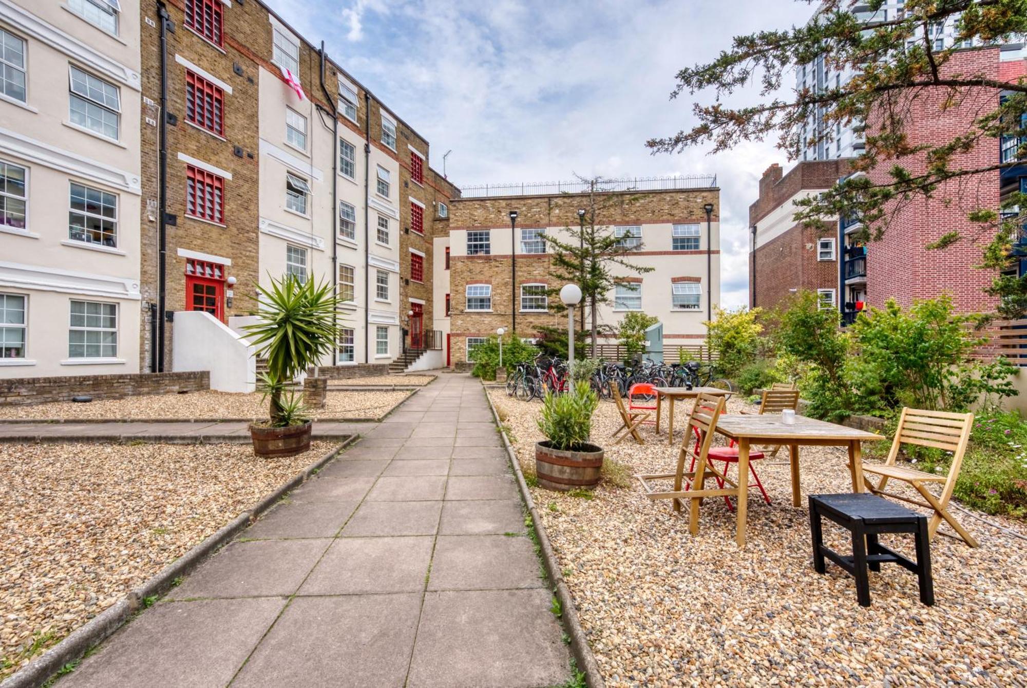 Chic 2 Bedroom Near Liverpool Street By Gold Apartment *