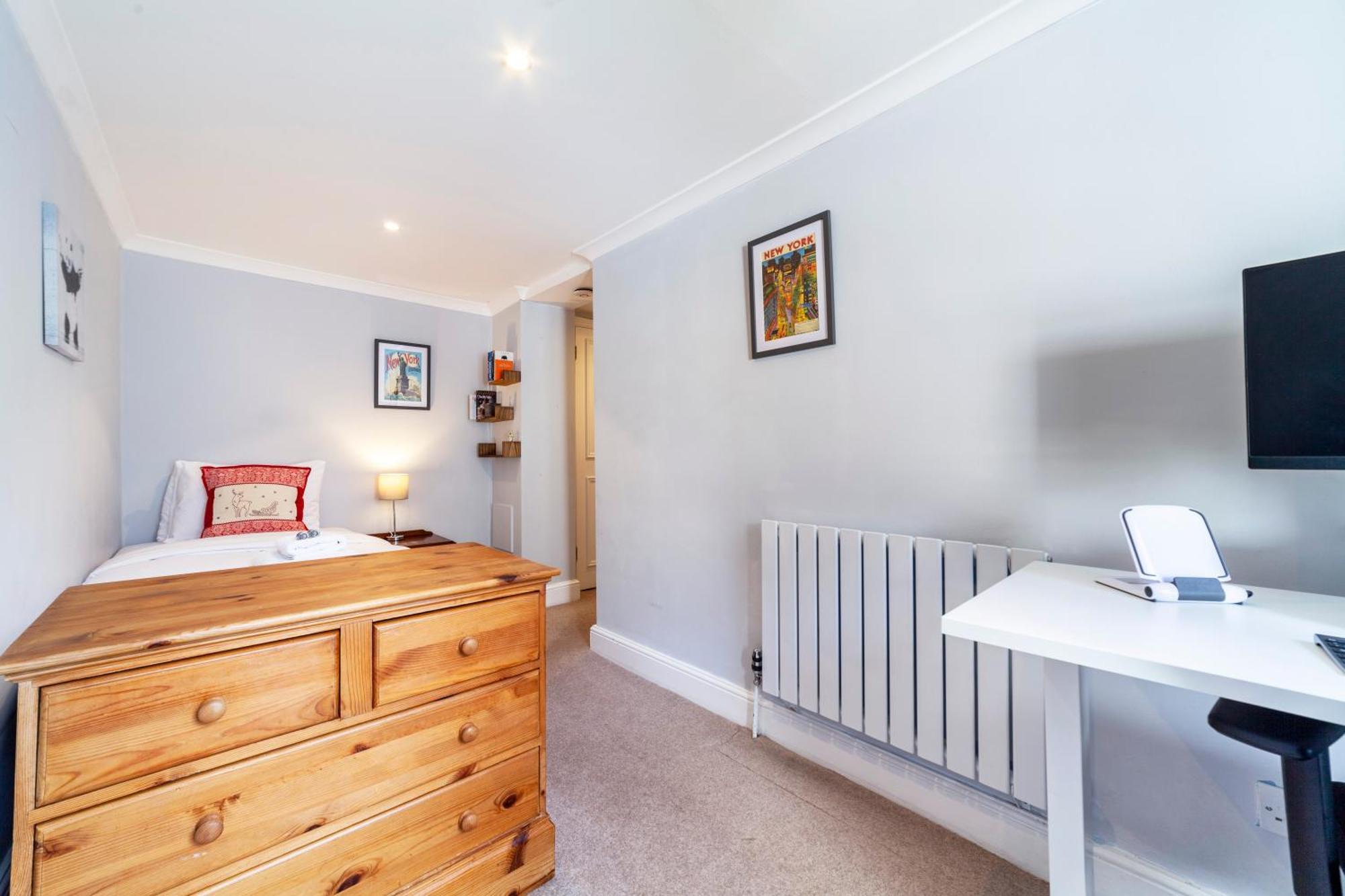 Apartment Spacious 3br 2bh With Garden In West Putney London