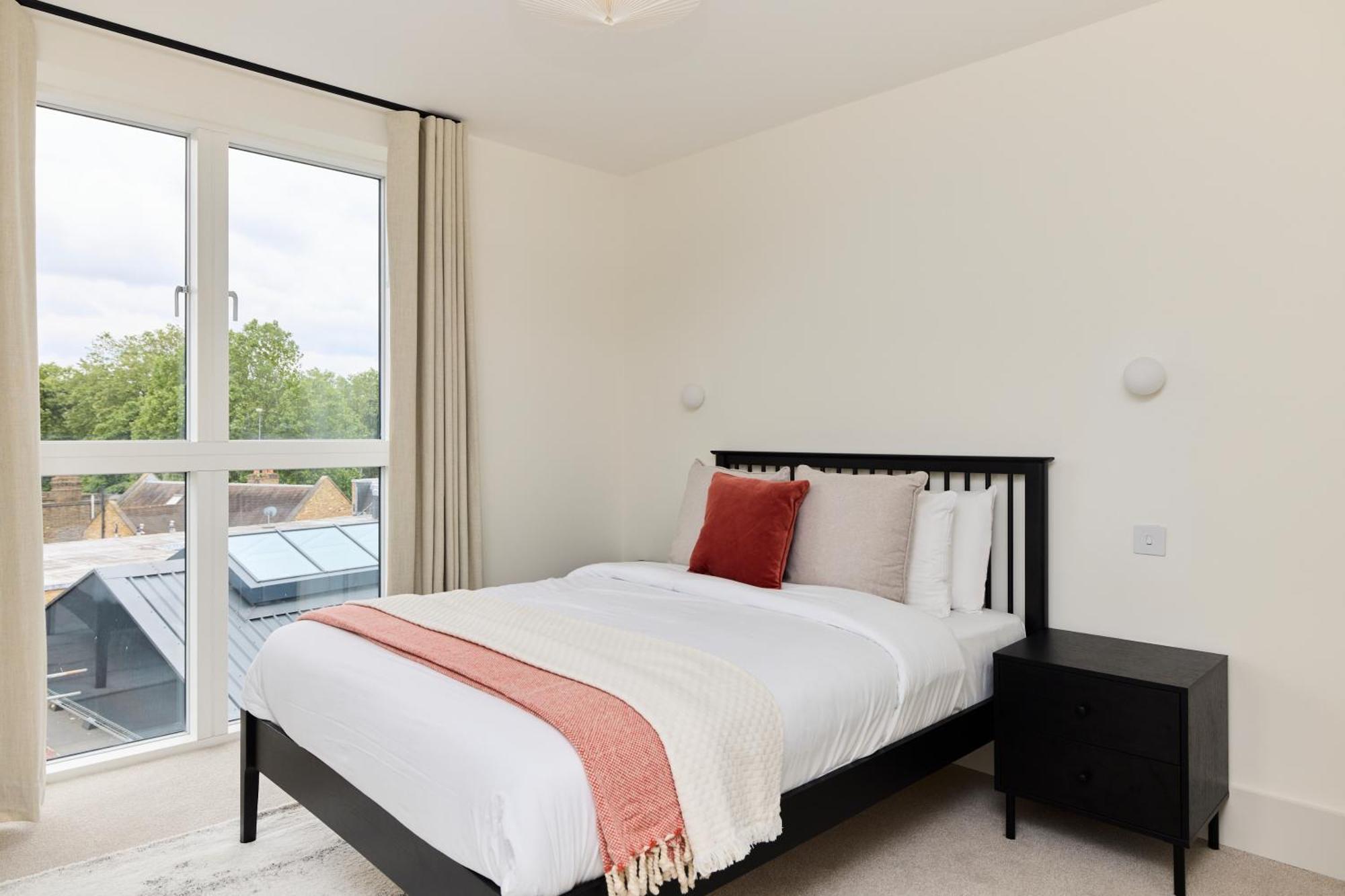 The East Mile Quarters - Gorgeous 3bdr Flat With Balcony London