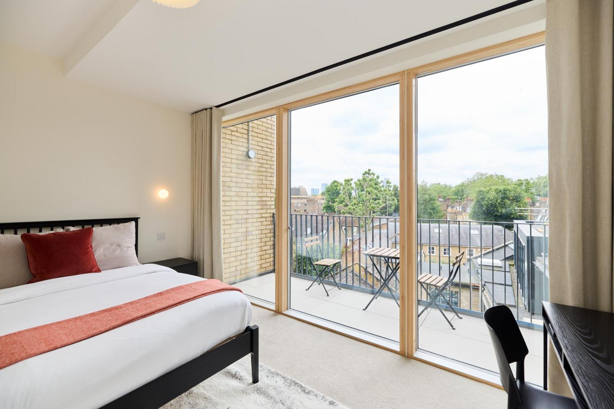 The East Mile Hideout - Trendy 3bdr Flat With Balcony
