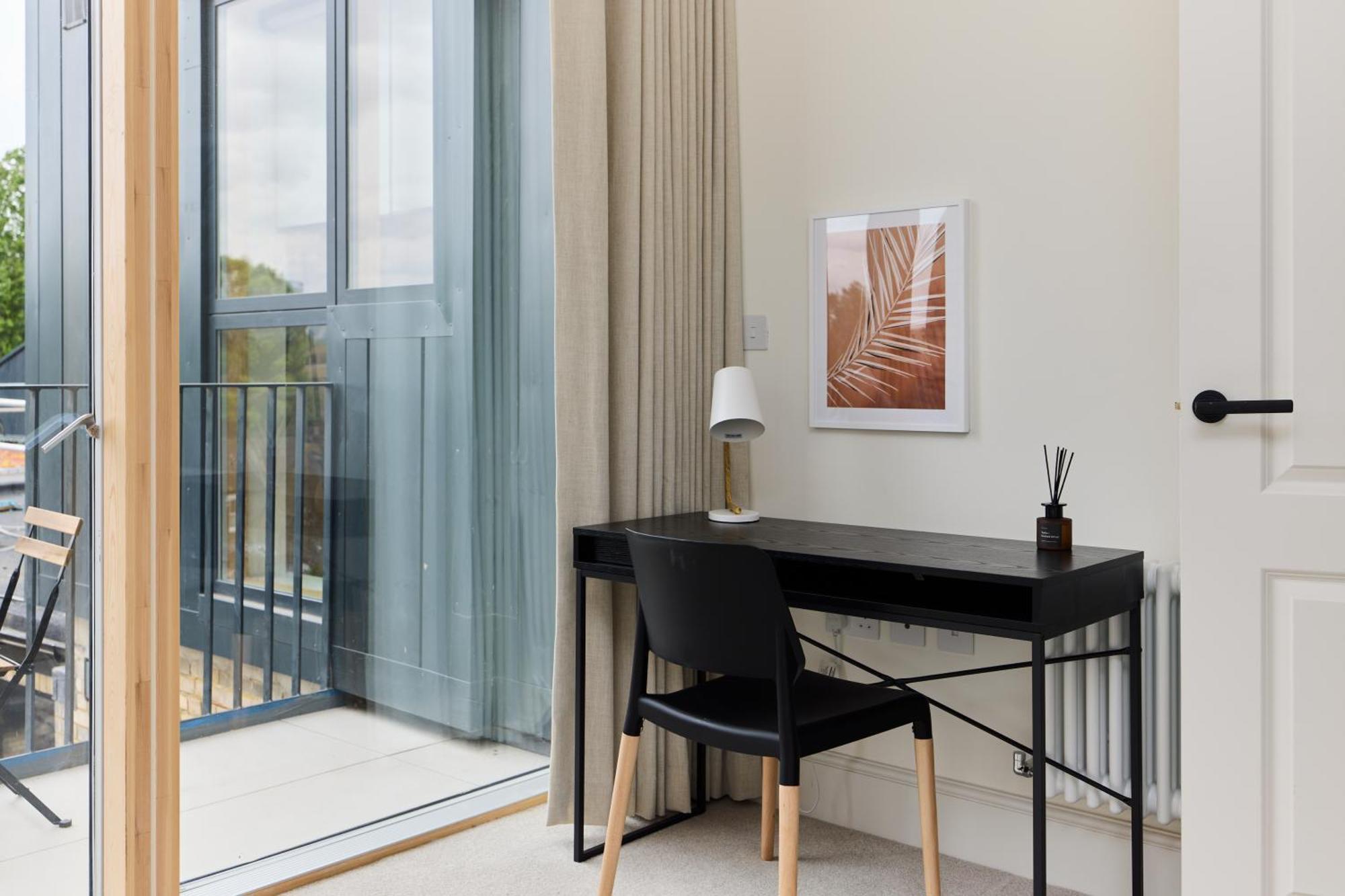 The East Mile Hideout - Trendy 3bdr Flat With Balcony * London