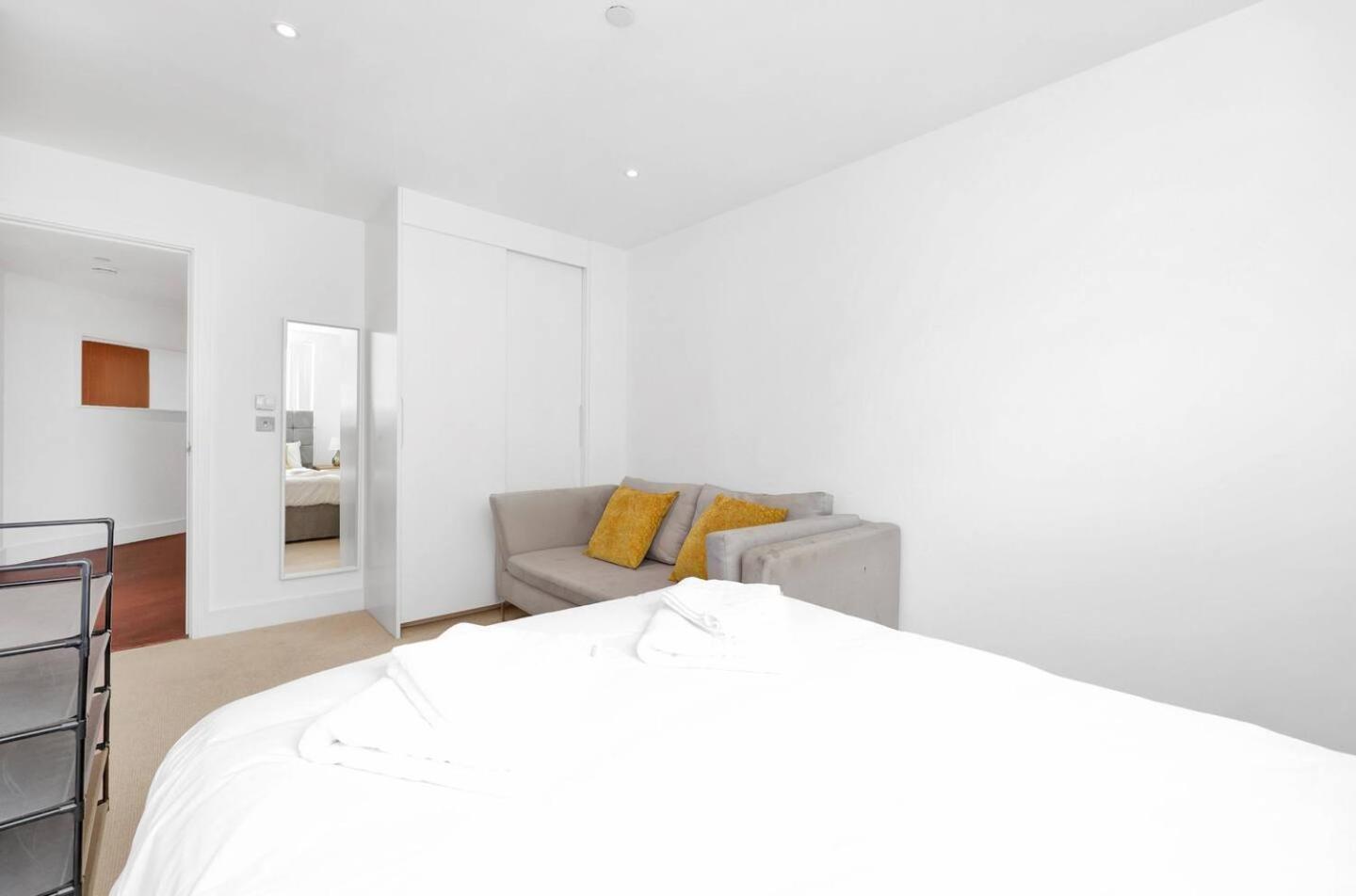 Pass The Keys Panoramic Views Centralparking Apartment London