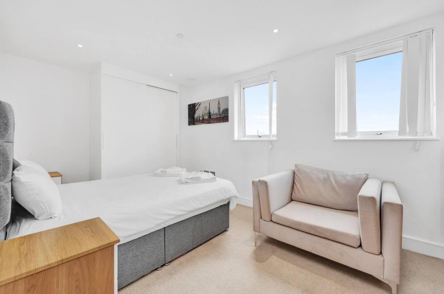 Pass The Keys Panoramic Views Centralparking Apartment London