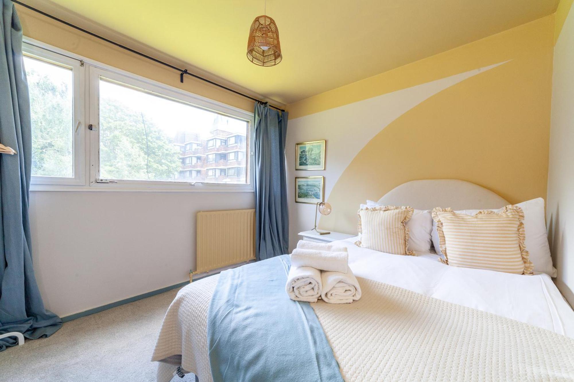 Mezzanine 3-bed In Central London, By Westminster Lejlighed London
