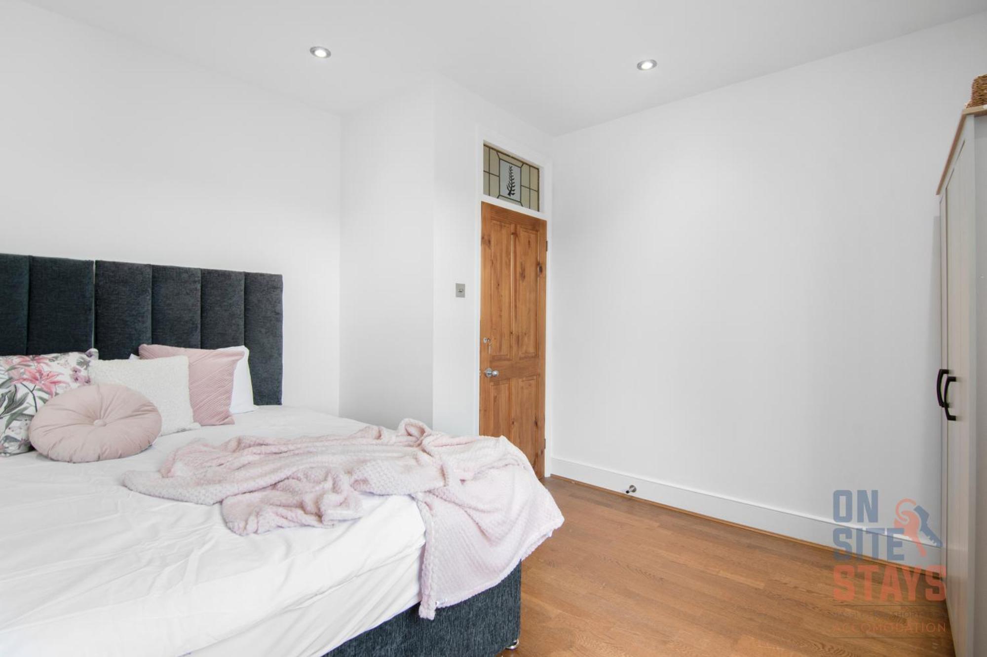 Lägenhet Onsitestays - Bright Spacious 2-br, Wifi And Lots Of Street Parking